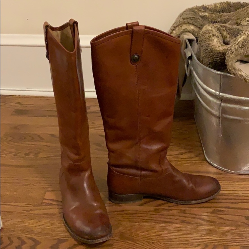 Frye - Picture 2 of 4